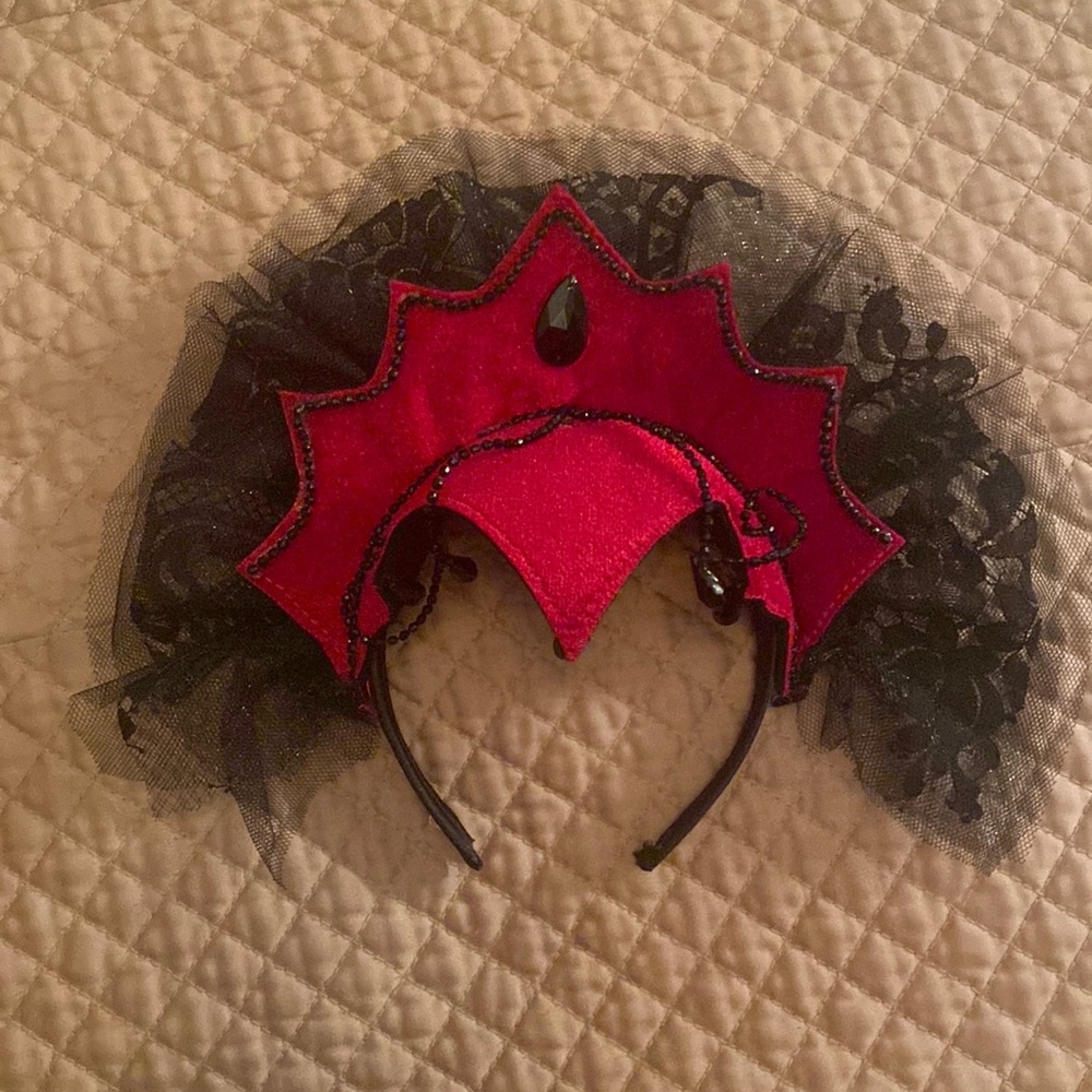 Costume headpiece